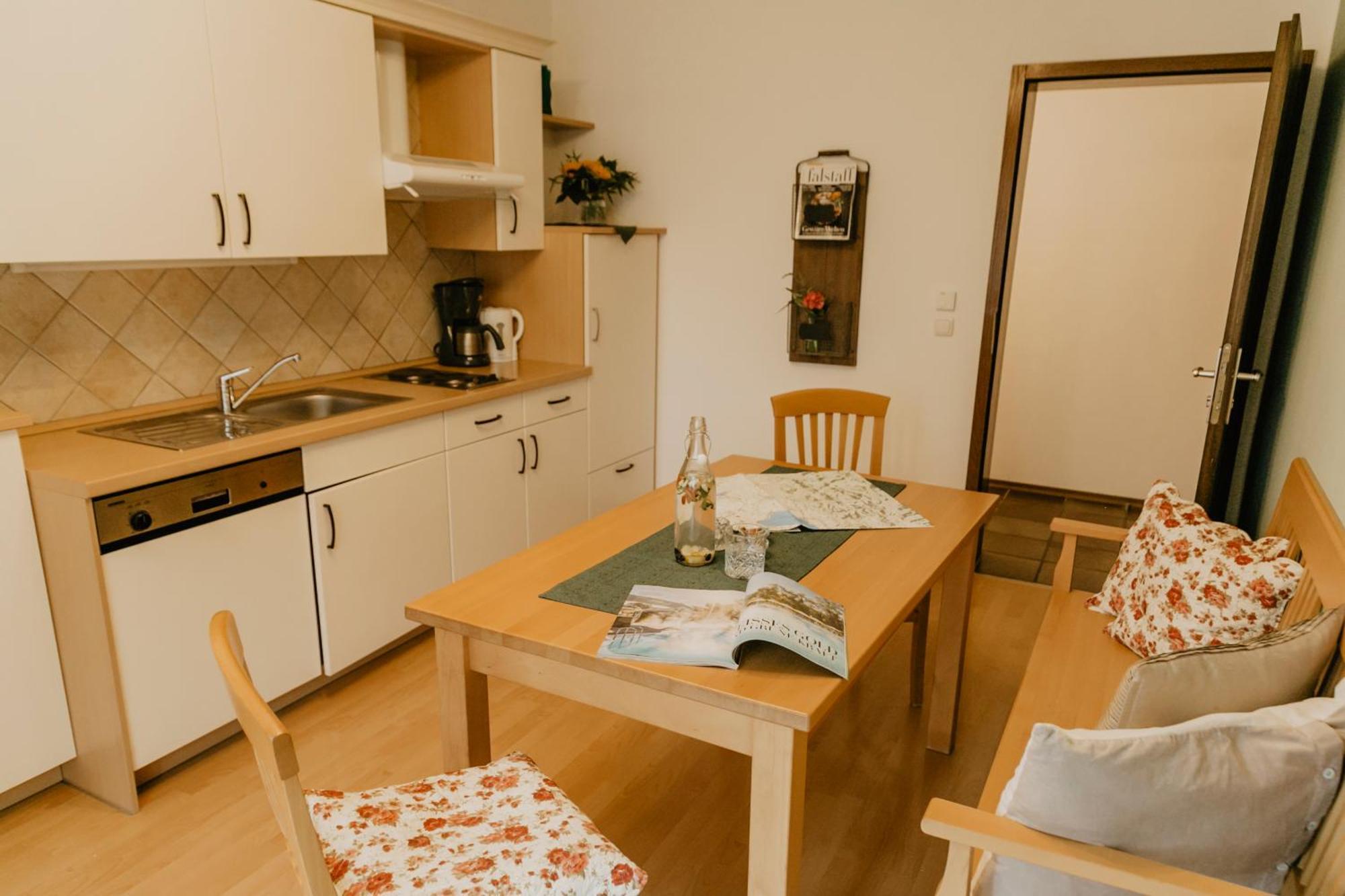 Wessner Hof Landhotel & Restaurant Marquartstein Chambre photo
