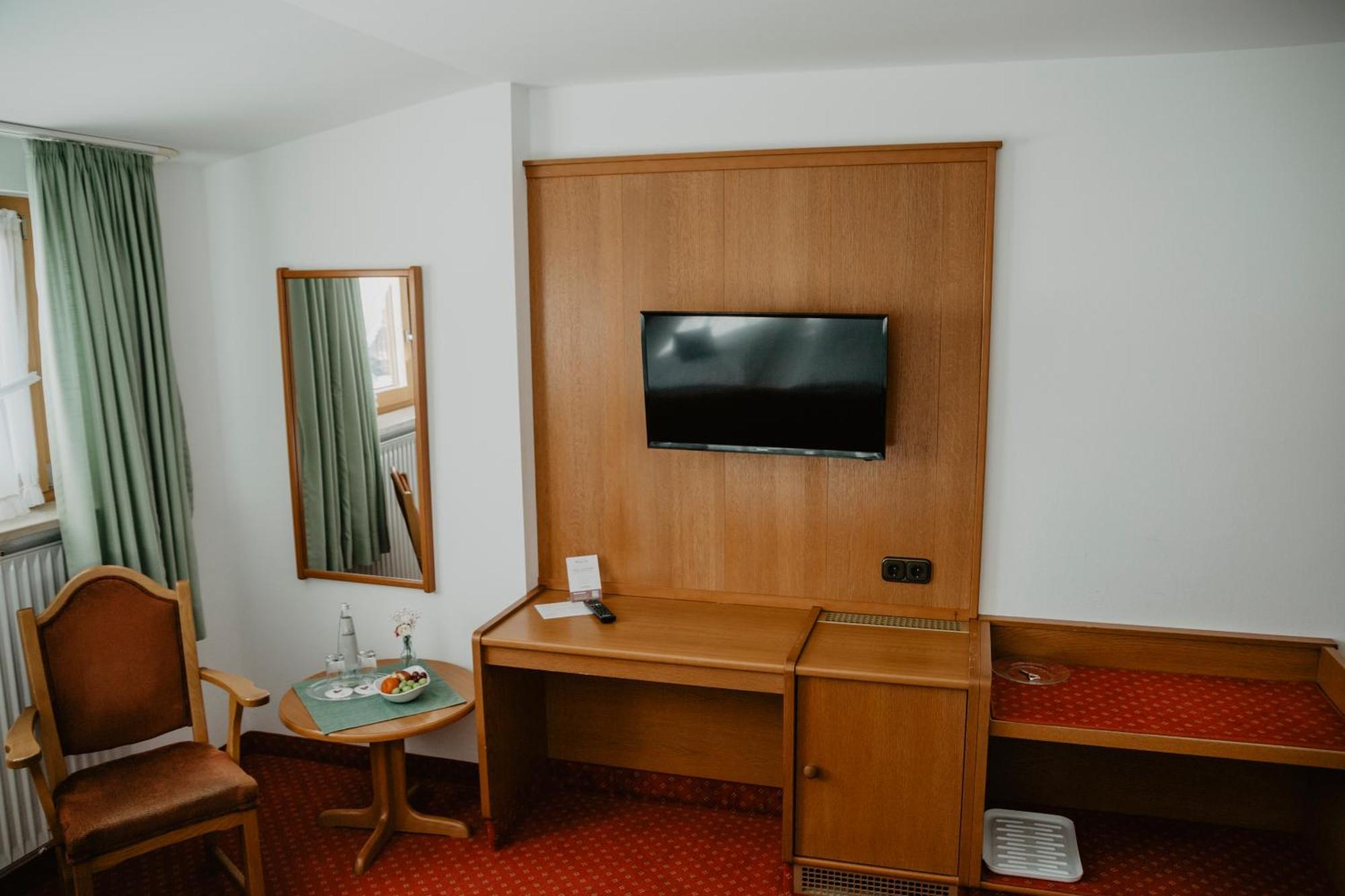 Wessner Hof Landhotel & Restaurant Marquartstein Chambre photo