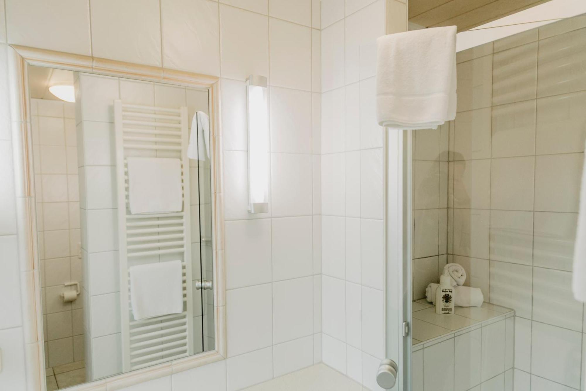 Wessner Hof Landhotel & Restaurant Marquartstein Chambre photo